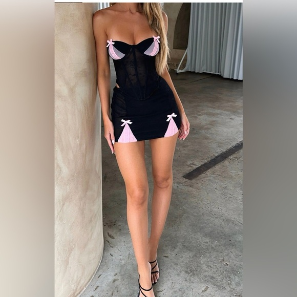 Outcast MEREDITH MINI SKIRT  NWT - Picture 3 of 4